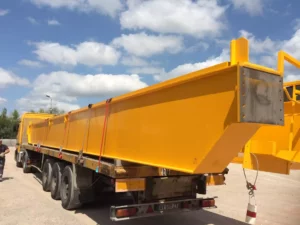 poutre de pont sur un camion